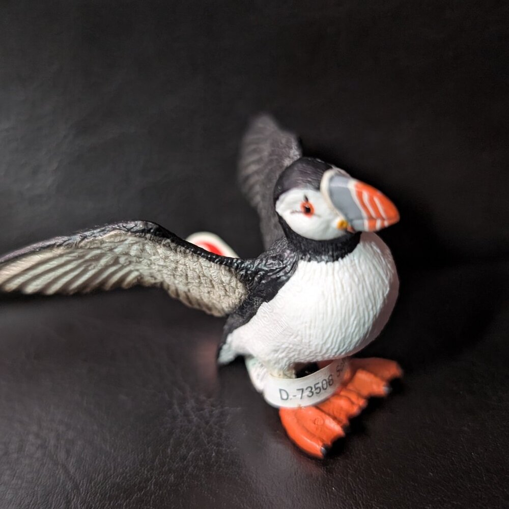 NEW Schleich 14721 Puffin Bird wild life sea RETIRED animal figurine toy rare